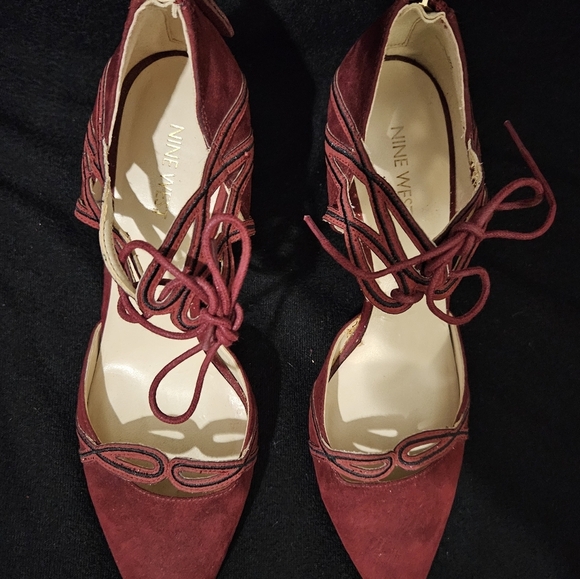 Nine West Burgundy Mayeff Ankle Tie Pump - Size 9M - Picture 5 of 10